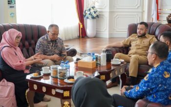 Pertemuan Wako Fadly Amran dengan tim peneliti pascasarjana Unand. (dok. istimewa)