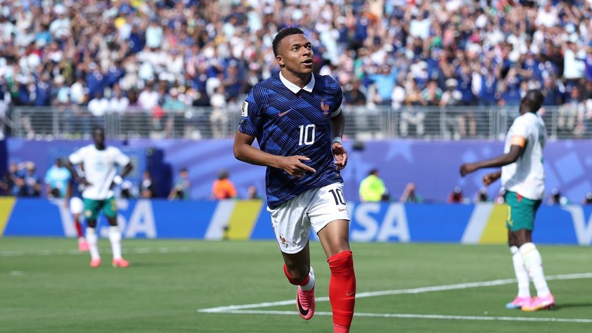 Selebrasi Mbappe usai cetak gol ke gawang Senegal. (dok. istimewa)