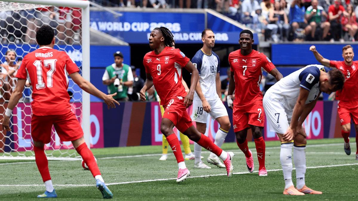 Selebrasi para pemain Swiss usai kalahkan Bosnia. (dok. istimewa)