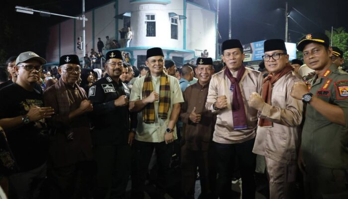 Prosesi Maarak Jari-Jari Pesona Budaya Tabuik Piaman 2026 Berlangsung Meriah