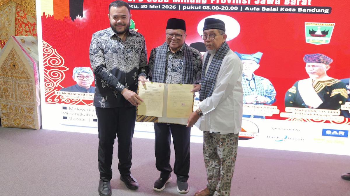 Wako Fadly Amran hadiri pengukuhan anggota Gebu Minang Jawa Barat. (dok. istimewa)