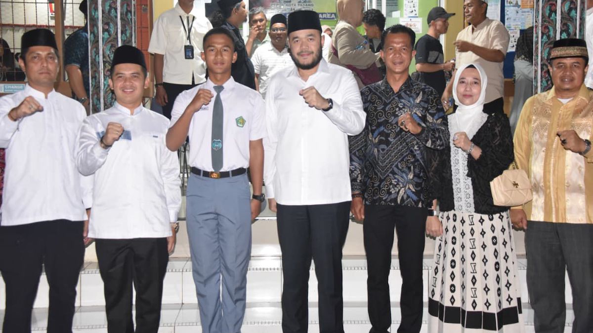 Wako Fadly Amran melepas calon Paskibra asal Padang ke tingkat Nasional. (dok. istimewa)