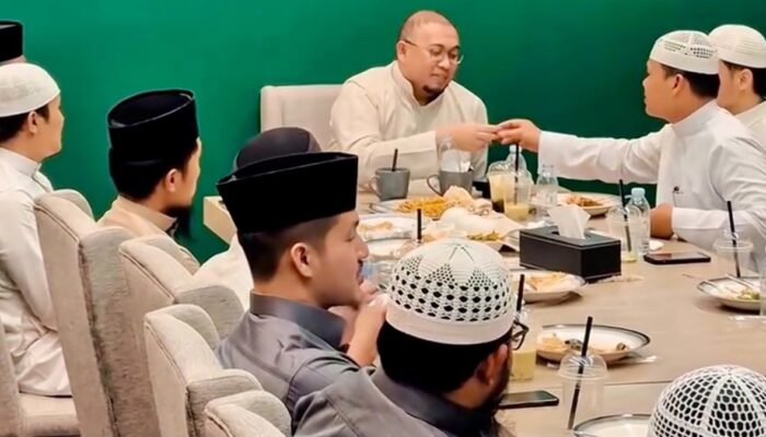 Andre Rosiade Silaturahim dengan Mahasiswa Universitas Islam Madinah Asal Sumbar