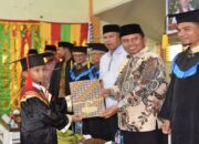Hadiri Wisuda Gabungan MDTA, Wawako Pariaman Sebut Pendidikan Agama Fondasi Masa Depan Anak