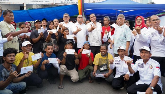 Andre Rosiade dan IKM Bantu Perantau Minang Korban Kebakaran Pasar Jiung Kemayoran
