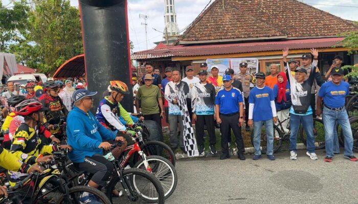 Ribuan Pesepeda Ramaikan Gowes Amal Fun & Adventure di Pariaman