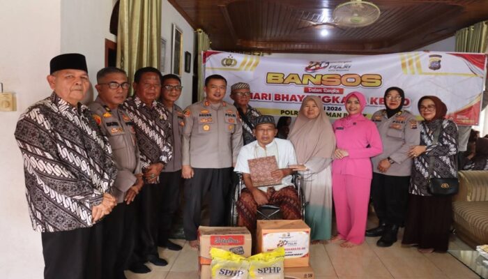 Hari Bhayangkara ke-80, Polres Pasbar Anjangsana ke Purnawirawan dan Warakawuri Polri
