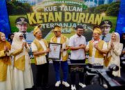 Andre Rosiade jadi Saksi Pecah Rekor MURI Ketan Talam Durian 1 KM di Pekanbaru