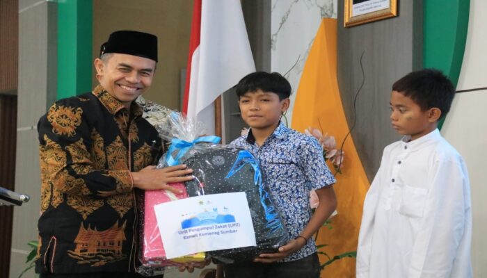 Kemenag Sumbar Gandeng Lembaga Zakat, Santuni Ratusan Anak Yatim dan Disabilitas