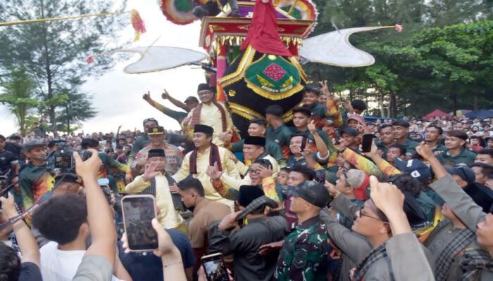 Meriah! Wamen Kebudayaan Apresiasi Tradisi Tabuik sebagai Ekspresi Budaya Nusantara