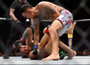 Comeback Conor McGregor Berakhir Tragis, Cedera Kaki Paksa Duel Lawan Max Holloway Berhenti