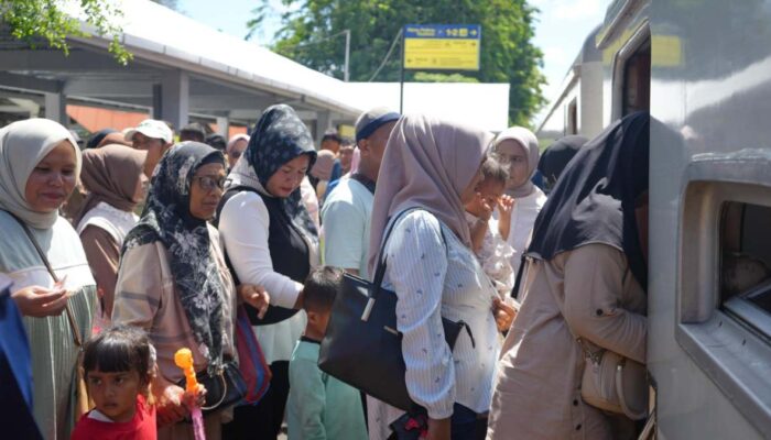 Libur Sekolah Dongkrak Penumpang KA Lokal, KAI Divre II Sumbar Catat 10 Ribu Lebih Pelanggan dalam Sehari