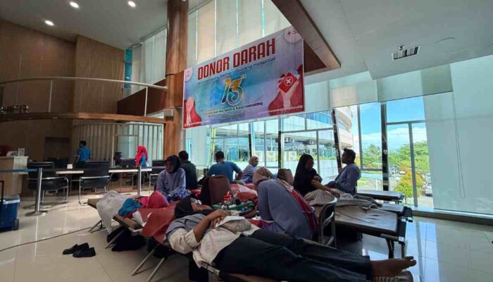 HUT ke-13, Semen Padang Hospital Gelar Donor Darah dan Himpun 97 Kantong Darah