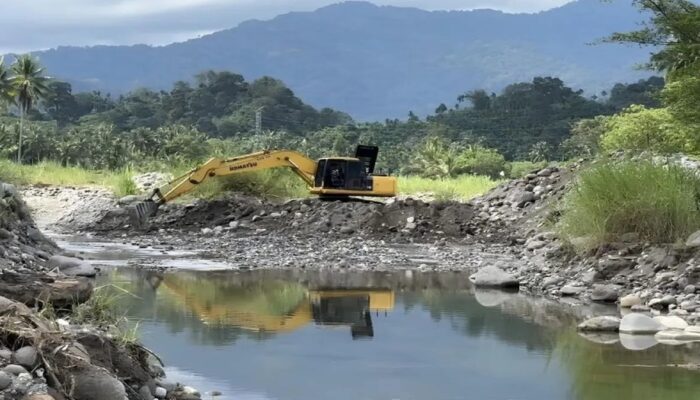 Normalisasi Batang Anai Rampung, Jembatan Darurat di Kayu Tanam Kembali Difungsikan
