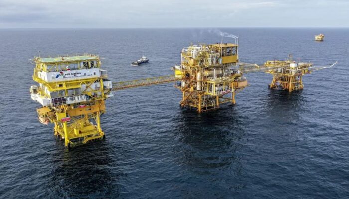 Harga Minyak Mentah Indonesia Turun Tajam, ESDM Sebut Pasokan Global Kembali Meningkat