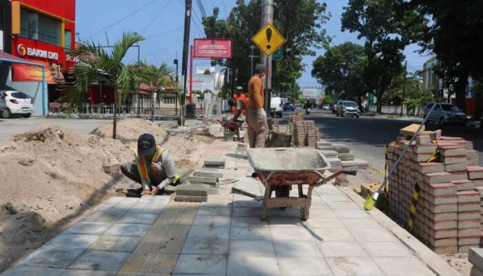 Pemko Padang Percepat Perbaikan Trotoar Ramah Pejalan Kaki Sambut HJK ke-357
