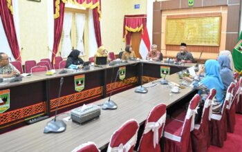 Pertemuan Gubernur Mahyeldi dengan akademisi terkait Biovora. (dok. adpsb)