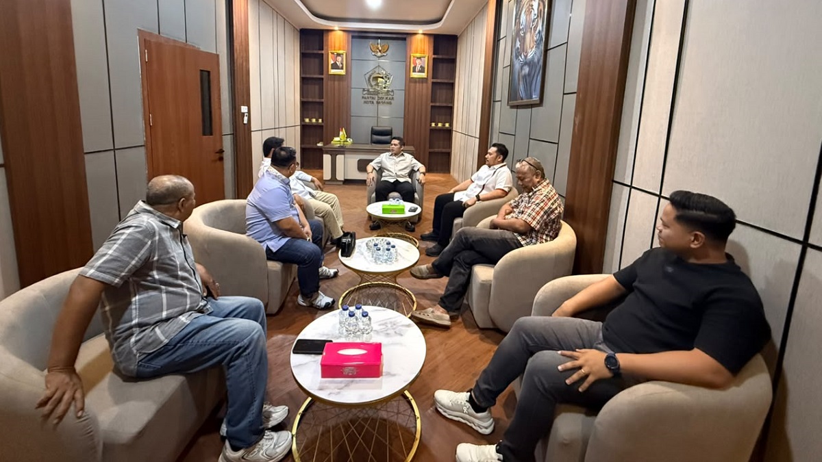 Pertemuan KONI Sumbar dengan Iqra Chissa dan jajaran Golkar Sumbar. (dok. istimewa)