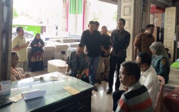 Pertemuan kuasa hukum eksekusi ruko di Ampang dengan ahli waris. (dok. istimewa)