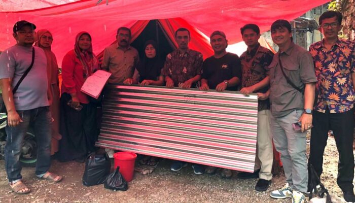 PT Semen Padang Salurkan Bantuan untuk Korban Kebakaran di Batu Gadang