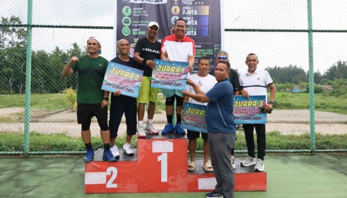 Kejuaraan Tenis Sukses Digelar, Wako Yota Balad Rebut Juara I Tenis Ganda Putra Kelompok Umur
