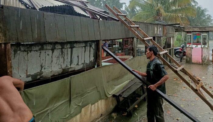 Puting Beliung Terjang Sungai Aur Pasbar, Empat Rumah Rusak