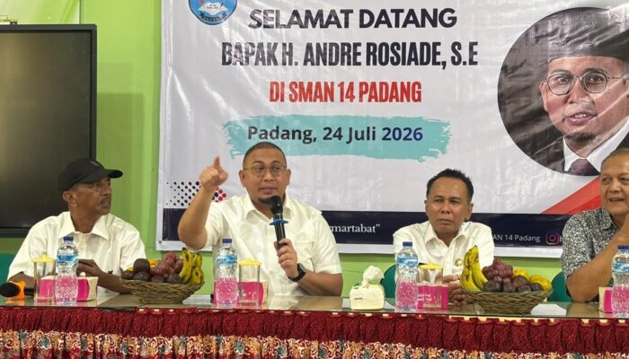Andre Rosiade Tambah Bantuan Aula SMAN 14 Padang jadi Rp400 Juta, Siap Pasang AC di 31 Kelas