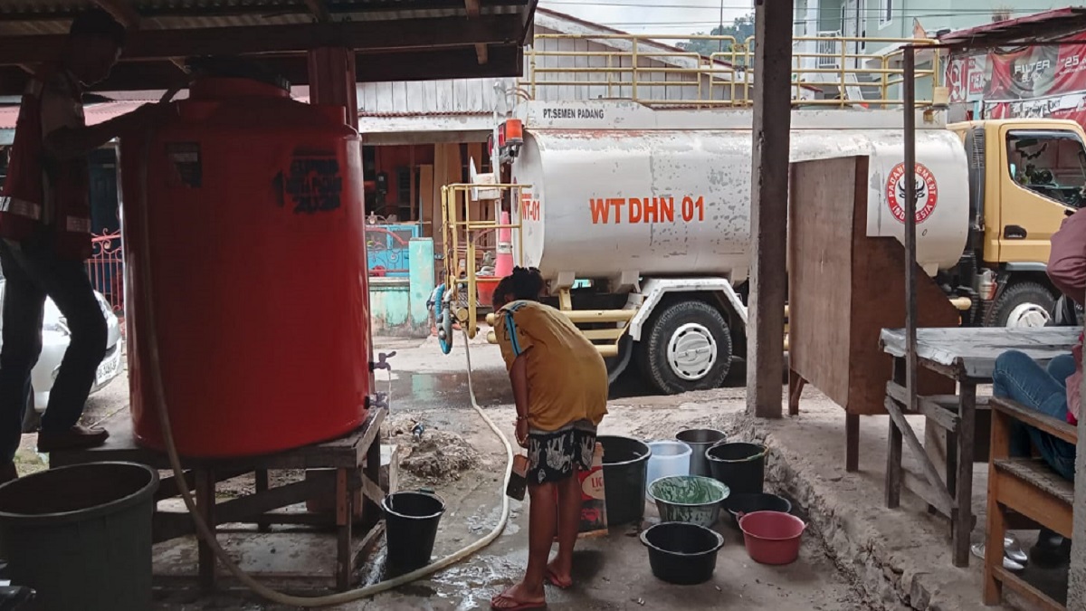 Bantuan air bersih Semen Padang. (dok. istimewa)
