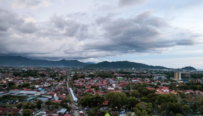 BMKG: Sumatera Barat Berpotensi Hujan Sedang hingga Lebat, Padang Diprakirakan Berawan