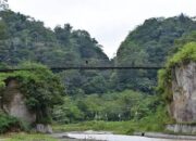 Sungai Ngarai Sianok Meluap Dini Hari, 11 KK Terdampak di Bukittinggi