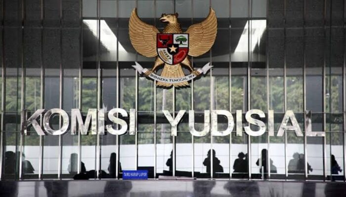 KY: Ada Indikasi Pelanggaran Kode Etik Hakim pada Perkara Nadiem Makarim dan Andrie Yunus