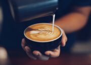 Menikmati Suasana Hangat dan Kopi Berkualitas di Semusim Cafe