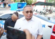 Andre Rosiade diwawancarai terkait Semen Padang FC saat sidak di SPBU Kapuh Pessel. (dok. istimewa)