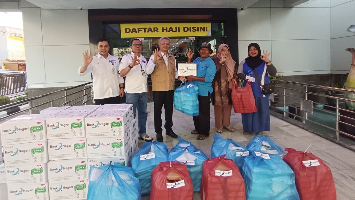 Bank Nagari bantu korban bencana di Padang. (dok. istimewa)