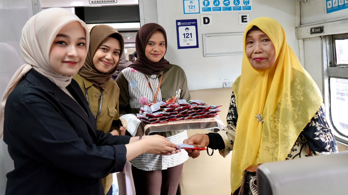 Bingkisan untuk penumpang kereta api dalam rangka HJK Padang. (dok. istimewa)
