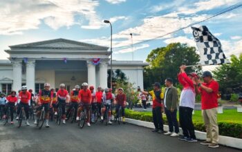 Lepas Merdeka Bike 81 Km, Gubernur Mahyeldi Dorong Generasi Muda Perkuat Kebugaran