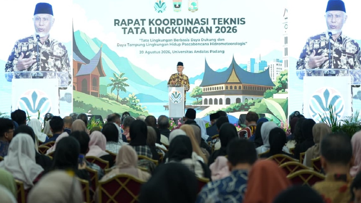 Gubernur Mahyeldi beri sambutan di Rakor Teknis Tata Lingkungan 2026. (dok. istimewa)