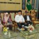 Gubernur Sumatera Barat Mahyeldi ansharullah menghadiri Webinar Peringatan Hari Kelahiran Bunghatta th 2026 yang mengangkat tema "jujur itu hebat: Meneladani Integritas Bung Hatta bagi Generasi dan Pemimpin Masa Depan secara daring, di ruang zoom meeting istana Gubernuran, Padang, Rabu (12/8/2026). (​Foto: Dok. Makopim/David)