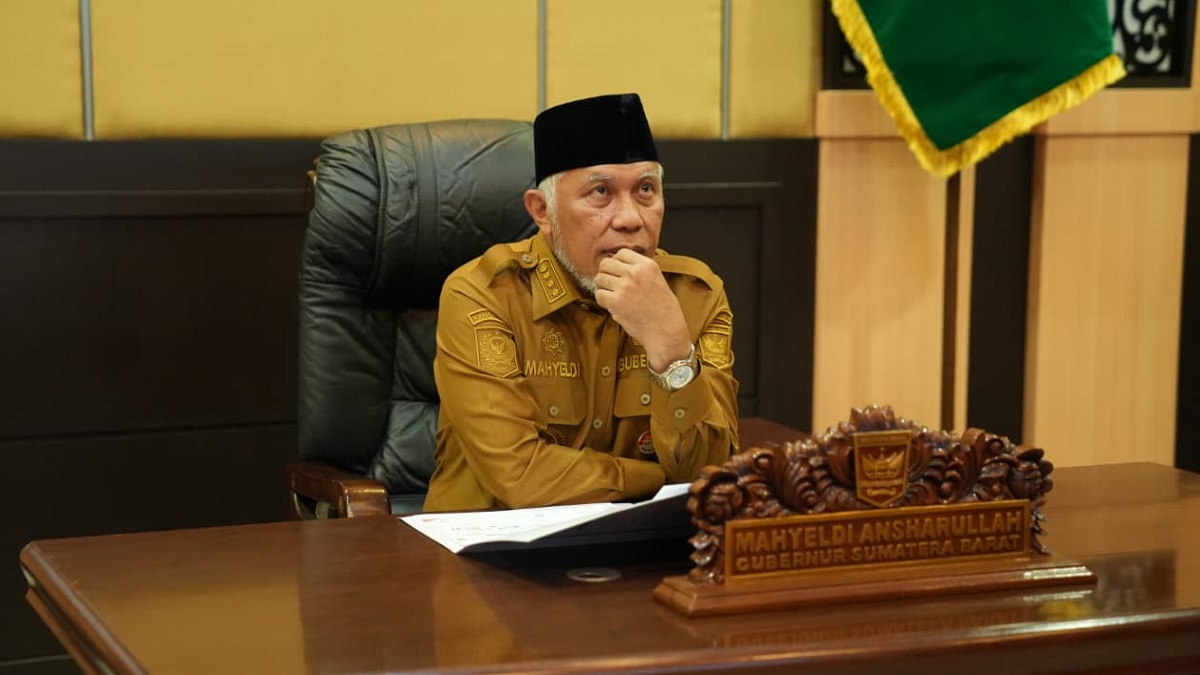 Gubernur Mahyeldi saat daring dengan Kemendikdasmen. (dok. adpsb)