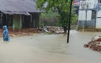 Hujan deras yang mengakibatkan banjir di Padang. (dok. istimewa)