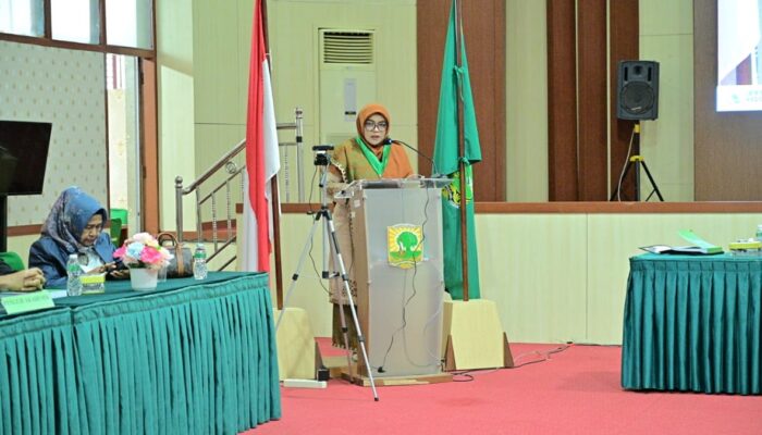Kembangkan Edukasi Gigi Anak Berbasis Website, Ketua DWP Sumbar Arymbi Pujiastuty Raih Doktor