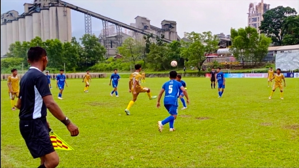 Laga Piala Soeratin Sumbar 2026 KU-17 di SPTG. (dok. istimewa)