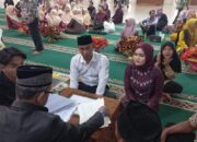 Nikah massal yang digelar Pemko Padang di Masjid Agung Nurul Iman. (dok. istimewa)