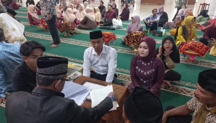 Nikah Massal Jilid II di Masjid Agung Nurul Iman, 21 Pasangan Resmi Jadi Suami Istri