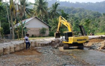 Pemko Padang Perkuat Jembatan dan Normalisasi Sungai Pascabencana