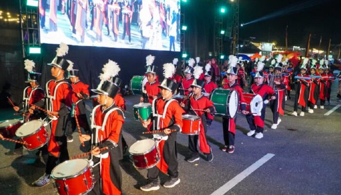 Festival Pawai Telong-Telong Semarakkan HJK Padang ke-357, Ribuan Warga Padati Pantai Cimpago