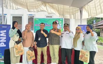 BNPB dan PNM Bangkitkan Ekonomi Penyintas Agam Lewat Ikan Asap Danau Maninjau