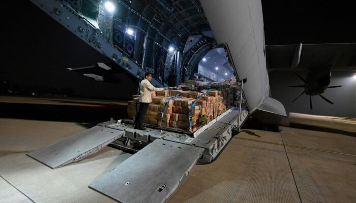 Presiden Prabowo Instruksikan Pengiriman Bantuan Dipercepat, 253 Ton Logistik Telah Dikirim ke NTT