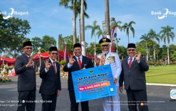 Penyerahan deviden Bank Nagari. (dok. istimewa)
