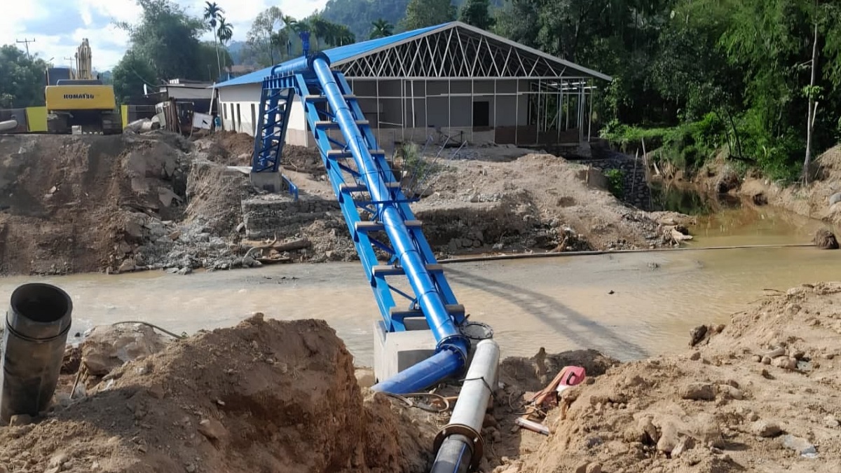 Perbaikan pipa Perumda AM di Padang. (dok. istimewa)